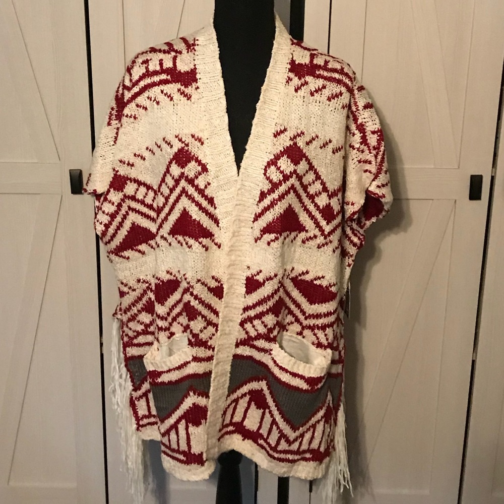 NWT Beautiful oversized short sleeve cardigan.